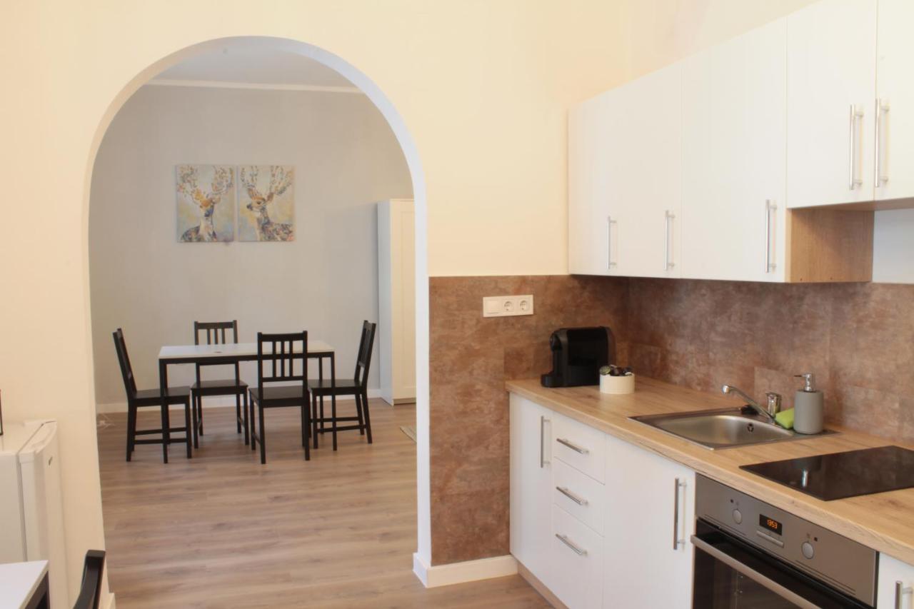 Zwinger Apartman Шопрон Экстерьер фото